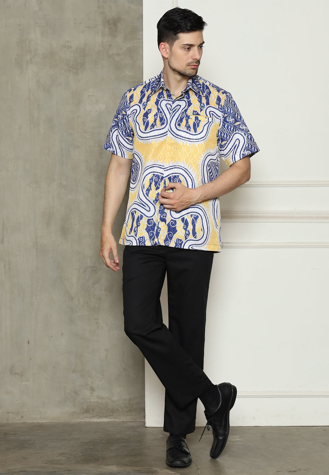 【AIE】painter shirts Abstract Batik Yellow Abstract Batik Man Shirt – Kanzi Collection